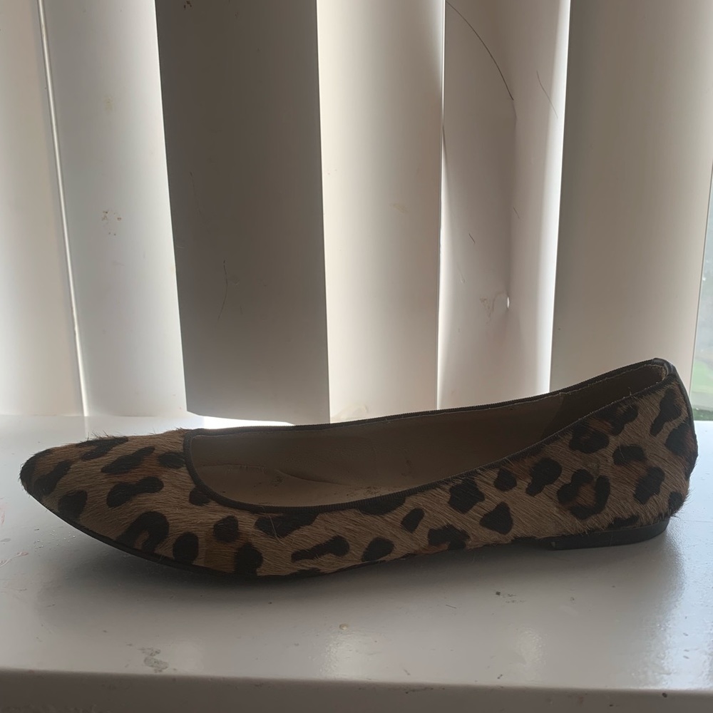 Flat  sandals with animal skin